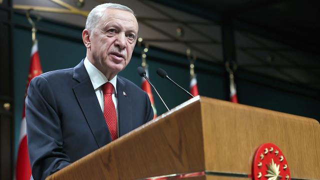 ERDOĞAN: ÇALIŞANINDAN EMEKLİSİNE TÜM KESİMİN GÖNLÜNÜ ALACAĞIZ